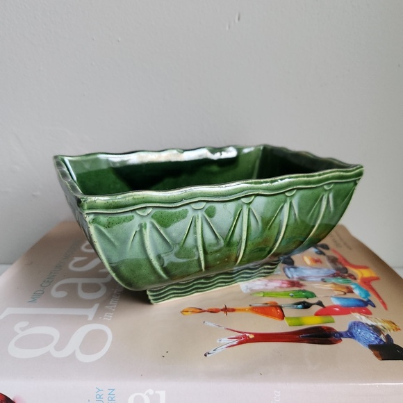Vintage MCM Green McCoy Pottery Rectangular Planter Vase - Picture 5 of 8